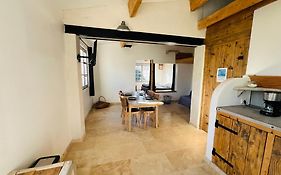 La Petite Maison Dans Les Vignes